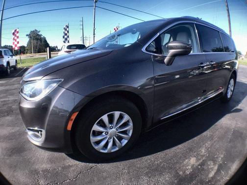 2018 Chrysler Pacifica Touring-L