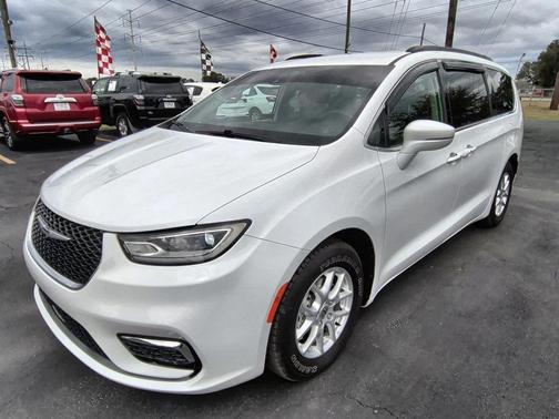 2022 Chrysler Pacifica Touring L