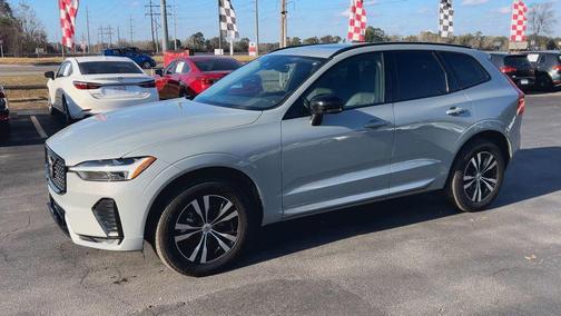 2024 Volvo XC60 B5 Core Dark Theme