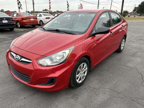 2013 Hyundai Accent SE