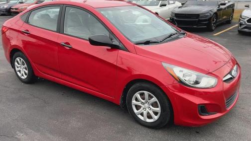 2013 Hyundai Accent SE
