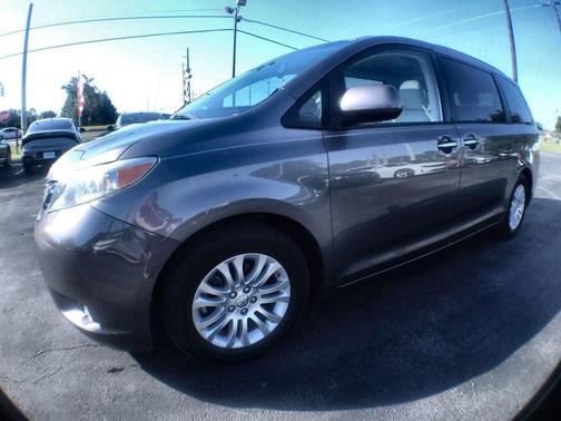 2014 Toyota Sienna XLE