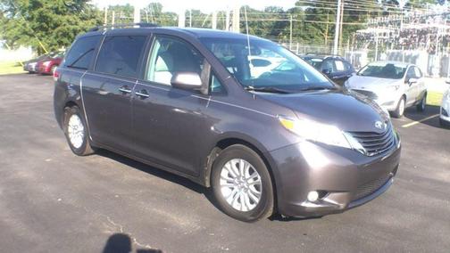 2014 Toyota Sienna XLE