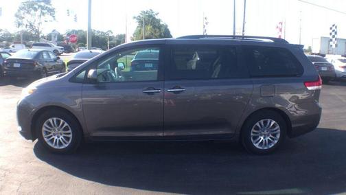 2014 Toyota Sienna XLE