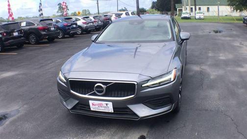 2020 Volvo S60 T5 Momentum