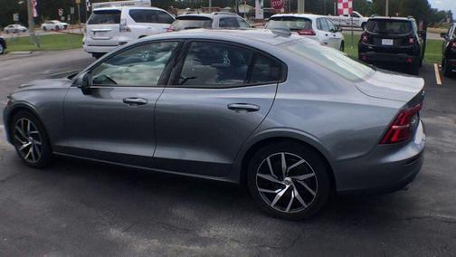 2020 Volvo S60 T5 Momentum