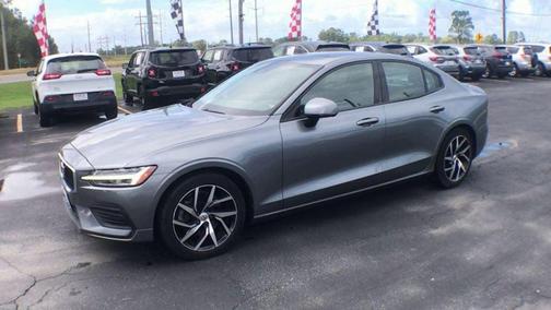 2020 Volvo S60 T5 Momentum