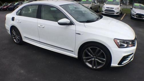 2017 Volkswagen Passat 1.8T R-Line w/Comfort