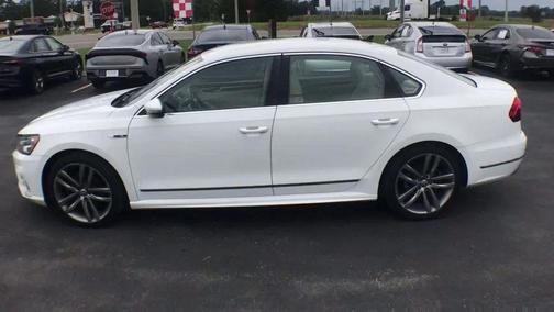 2017 Volkswagen Passat 1.8T R-Line w/Comfort