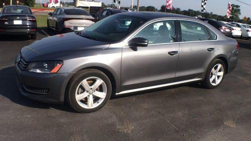 2013 Volkswagen Passat 2.0 TDI SE w/ Sunroof