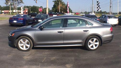 2013 Volkswagen Passat 2.0 TDI SE w/ Sunroof
