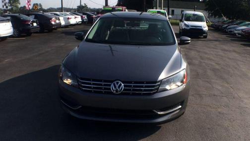2013 Volkswagen Passat 2.0 TDI SE w/ Sunroof