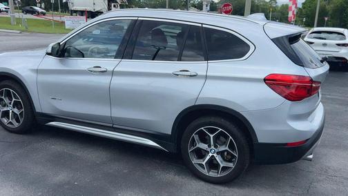 Glacier Silver Metallic 2018 BMW X1 sDrive28i