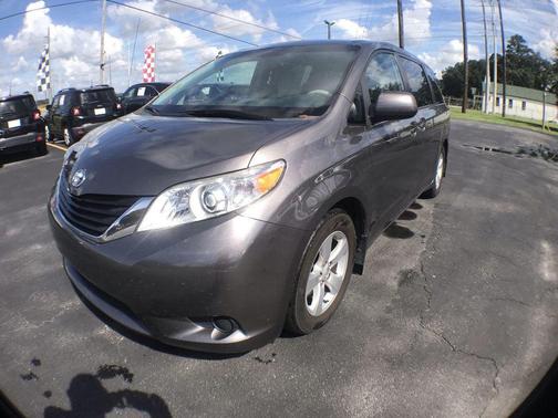 2014 Toyota Sienna LE