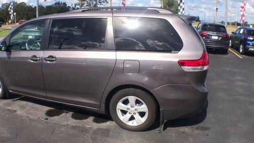 2014 Toyota Sienna LE