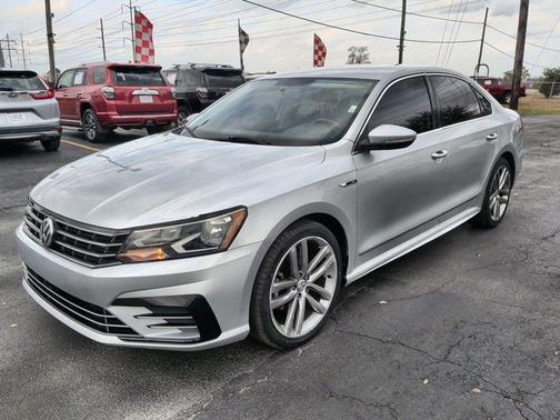 2017 Volkswagen Passat 1.8T R-Line w/Comfort
