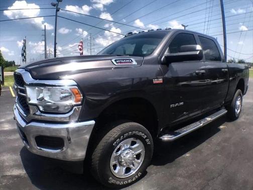 2022 RAM 2500 Tradesman Crew Cab 4x4 6'4' Box