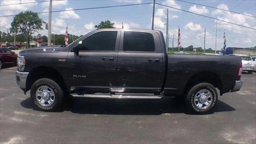 2022 RAM 2500 Tradesman Crew Cab 4x4 6'4' Box