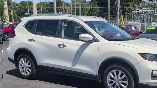 Glacier White 2017 Nissan Rogue SV