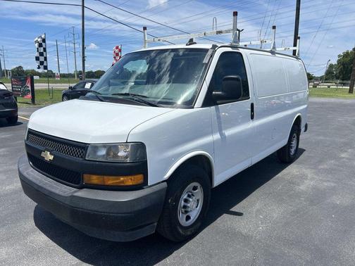Summit White 2018 Chevrolet Express 2500 Work Van