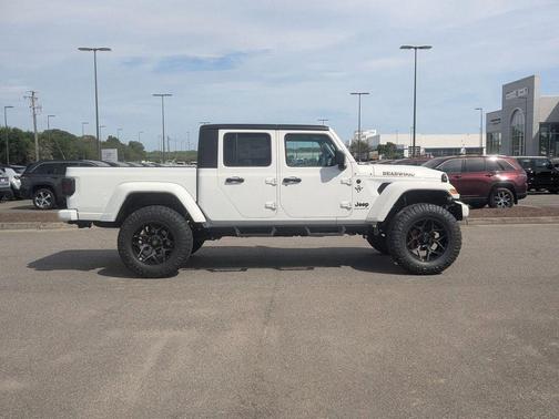 Bright White Clearcoat 2026 Jeep Gladiator Sport