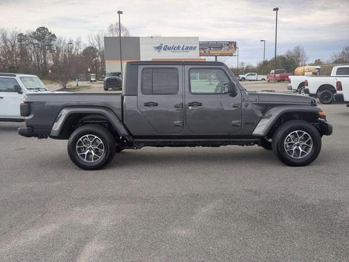 Granite Crystal Clearcoat Metallic 2026 Jeep Gladiator Sport