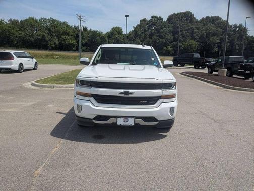 Summit White 2018 Chevrolet Silverado 1500 LT