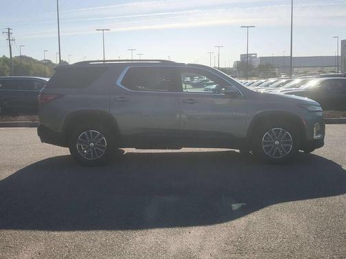 Silver Sage Metallic 2022 Chevrolet Traverse LT Cloth