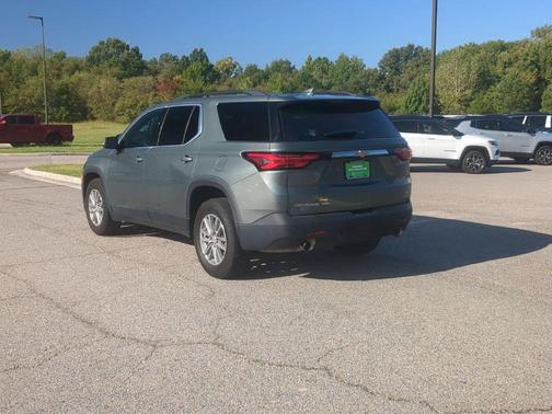 Silver Sage Metallic 2022 Chevrolet Traverse LT Cloth