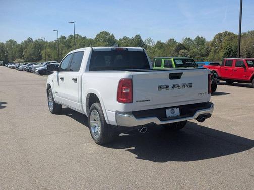 Bright White Clearcoat 2026 RAM 1500 Big Horn/Lone Star