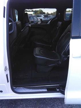 Bright White Clearcoat 2025 Chrysler Pacifica Limited