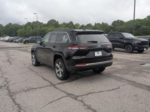 Diamond Black 2026 Jeep Grand Cherokee Limited