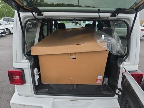 Bright White Clearcoat 2023 Jeep Wrangler Sahara