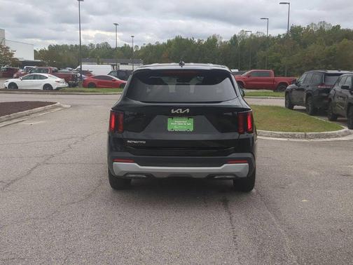 Ebony Black 2025 Kia Sorento LX