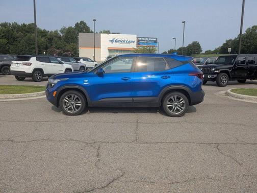 Neptune Blue 2022 Kia Seltos LX