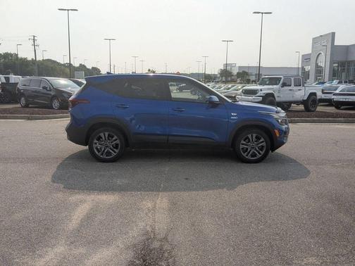 Neptune Blue 2022 Kia Seltos LX