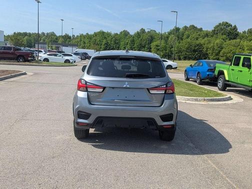 Mercury Gray Metallic 2023 Mitsubishi Outlander Sport 2.0 SE