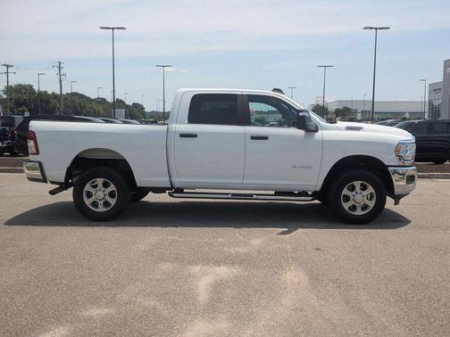 Bright White Clearcoat 2024 RAM 2500 Big Horn