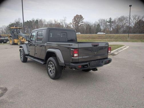 Granite Crystal Clearcoat Metallic 2026 Jeep Gladiator Sport