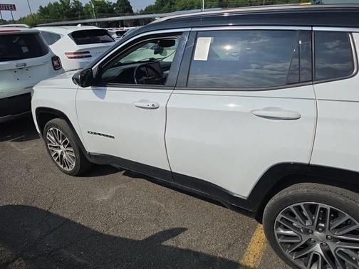 Bright White Clearcoat 2022 Jeep Compass Limited
