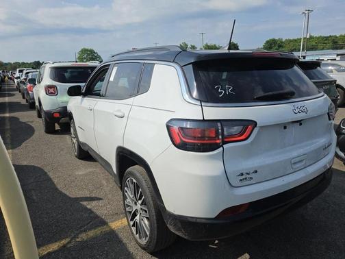 Bright White Clearcoat 2022 Jeep Compass Limited