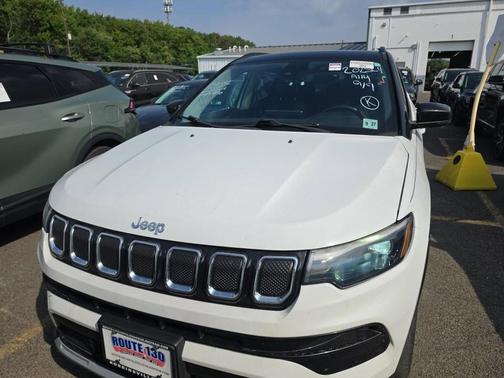 Bright White Clearcoat 2022 Jeep Compass Limited