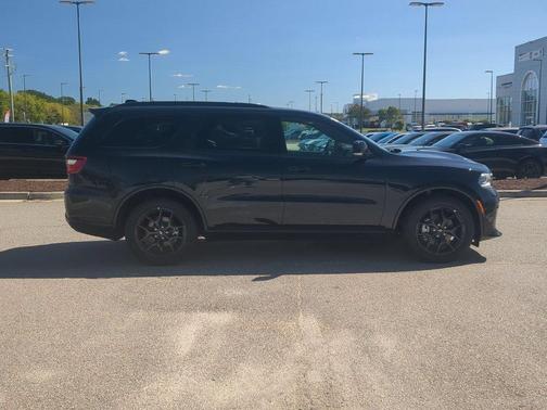 Night 2026 Dodge Durango GT Plus HEMI V8