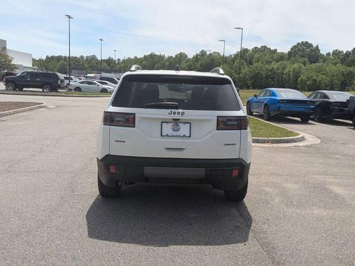 Bright White Clearcoat 2026 Jeep Cherokee LAREDO/LIMITED