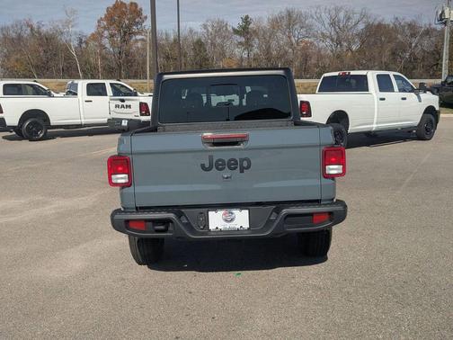 Anvil Clearcoat 2026 Jeep Gladiator Sport