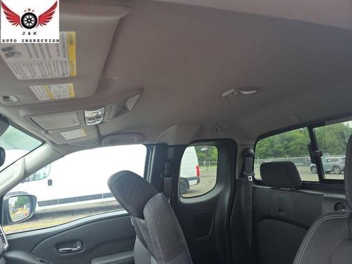 Glacier White 2023 Nissan Frontier SV