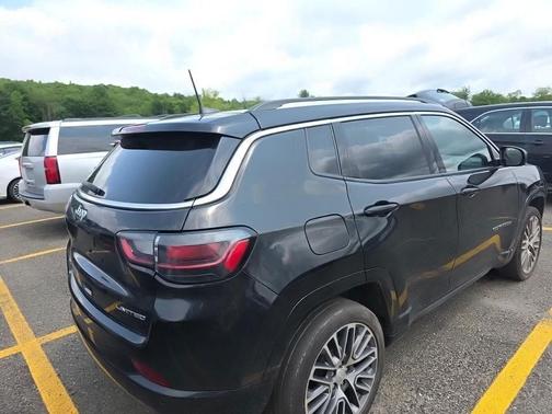 Diamond Black 2022 Jeep Compass Limited
