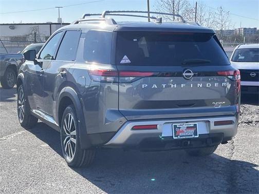 2025 Nissan Pathfinder Platinum