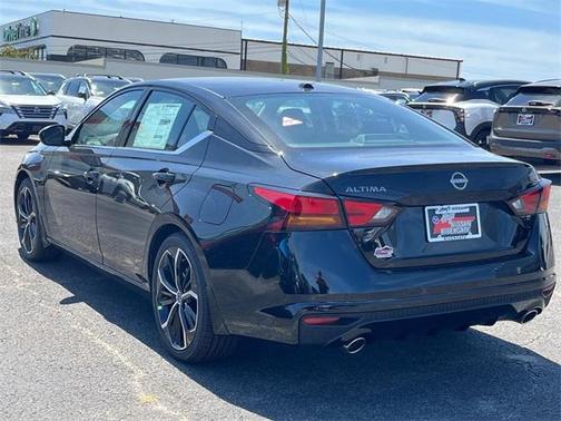 2025 Nissan Altima SR