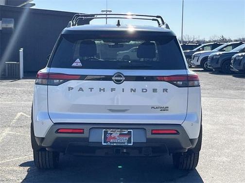 2026 Nissan Pathfinder Platinum